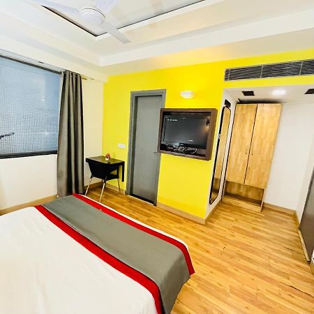 Hotel At Residency Kaushambi Couple Friendly Ghaziabad Luaran gambar