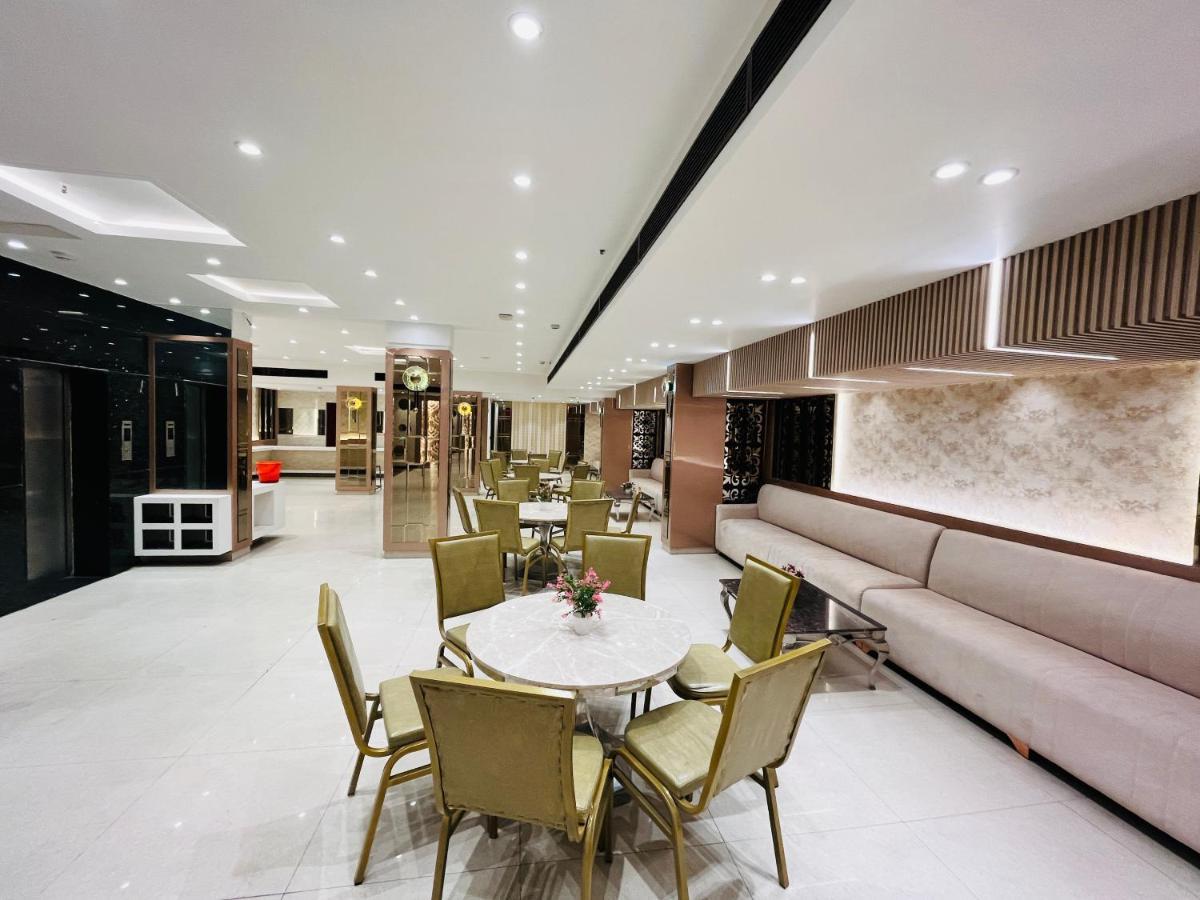 Hotel At Residency Kaushambi Couple Friendly Ghaziabad Luaran gambar