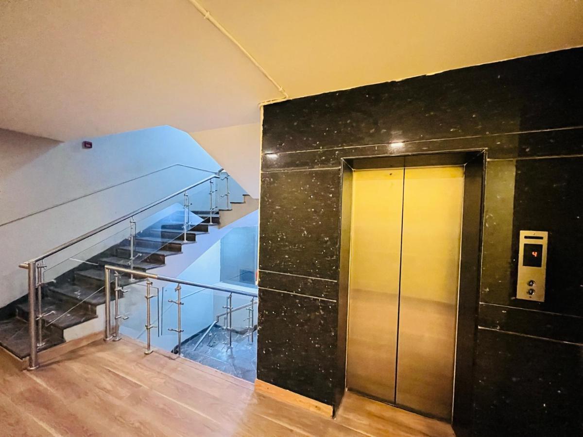 Hotel At Residency Kaushambi Couple Friendly Ghaziabad Luaran gambar