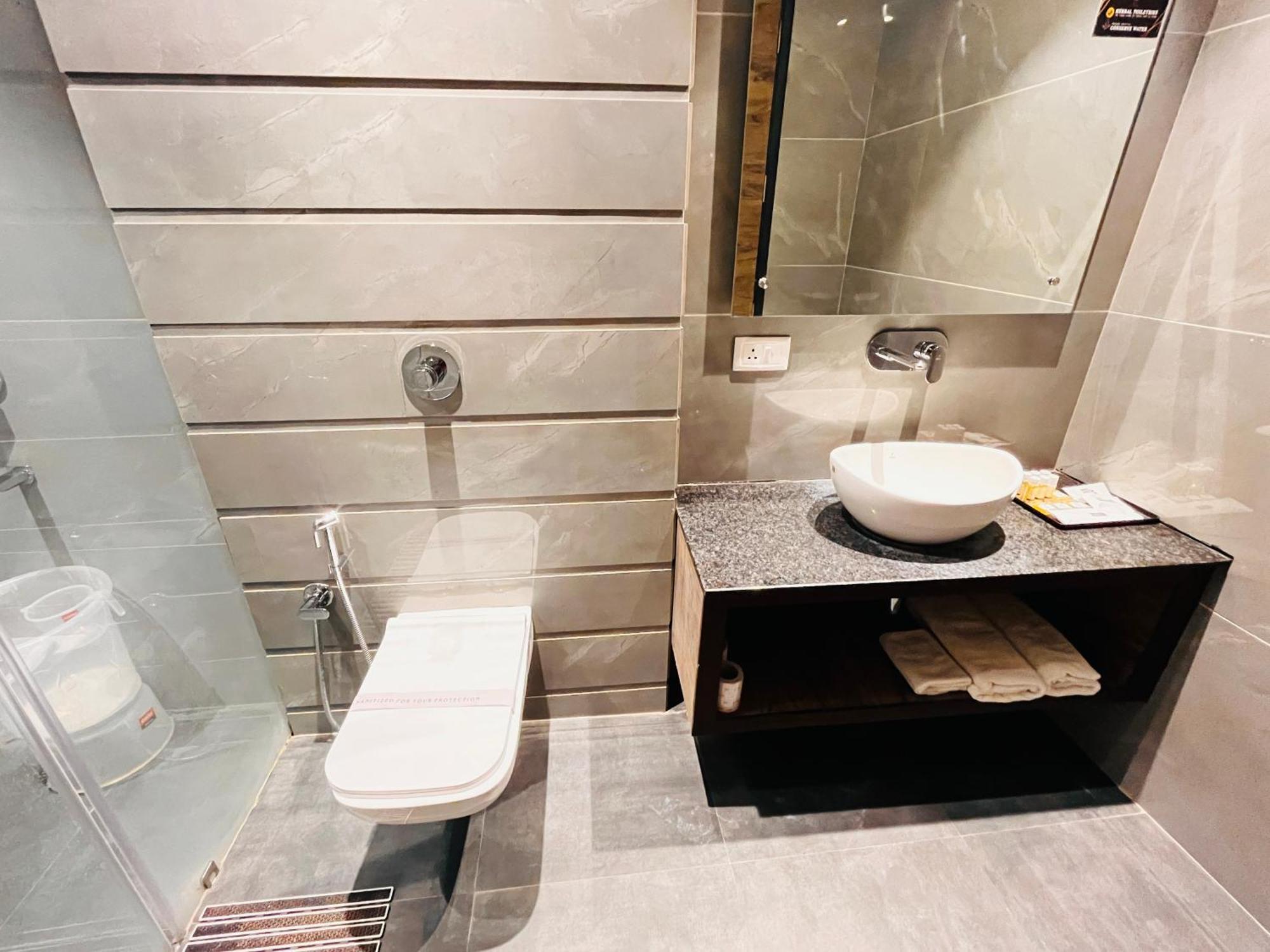 Hotel At Residency Kaushambi Couple Friendly Ghaziabad Luaran gambar